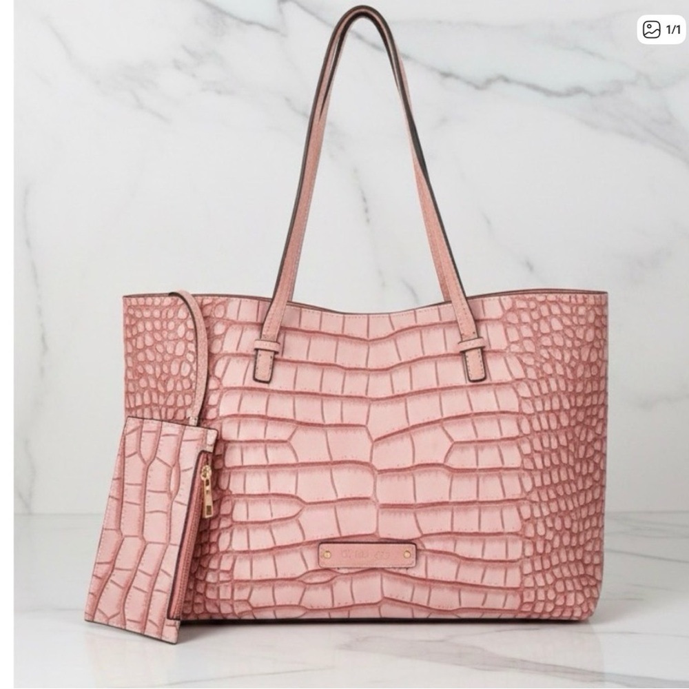 NWT De Vesi Tote Pink Croc-Texture with Pouch